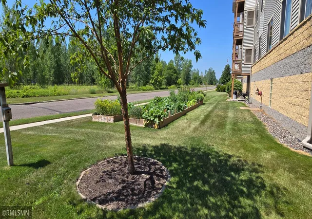 2nd image of 2155 6th Ln SE, Cambridge, MN 55008