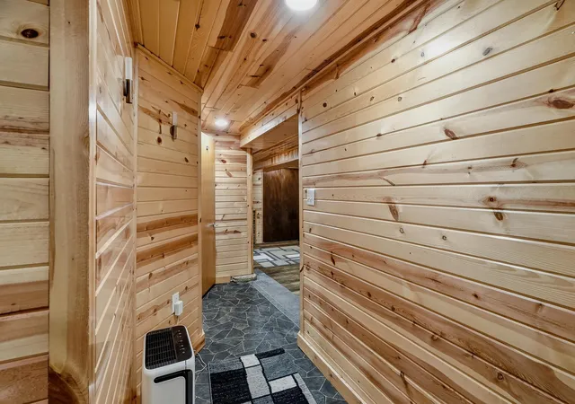 Listing Photo 4 - Condo for sale in building located at 53 Dale St N, Saint Paul, MN 55102