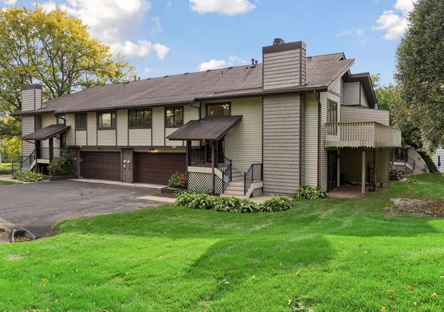 Photo 1 of Single family home for sale at 3149 Farnum Dr, Saint Paul, MN 55121 | MLS# 7111359 | Listing updated on 2026-10-13