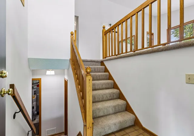 Photo 3 of Single family home for sale at 3149 Farnum Dr, Saint Paul, MN 55121 | MLS# 7111359 | Listing updated on 2026-10-13