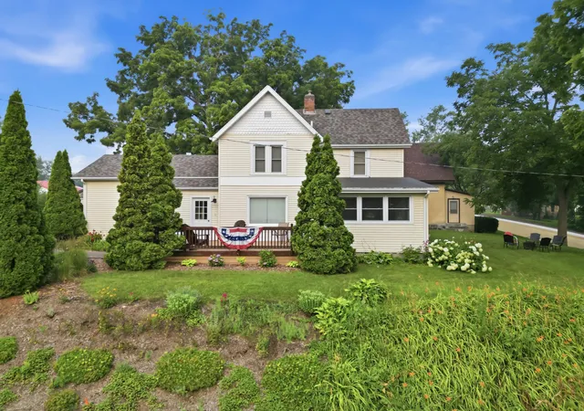 Photo 2 of Sale Pending at 610 Washington Ave, Wabasha, MN 55981 | MLS# 7111381 | Listing updated on 2026-08-31
