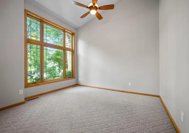 Photo 4 of Sale Pending at 960 Wildflower Ct, Saint Paul, MN 55123 | MLS# 7111393 | Listing updated on 2026-08-30
