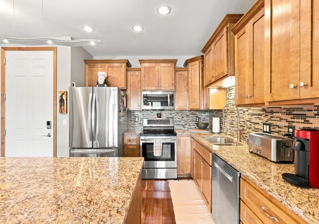 Photo 4 of Condo for sale at 150 E Travelers Trl #323, Burnsville, MN 55337 | MLS# 7111398 | Listing updated on 2026-08-27