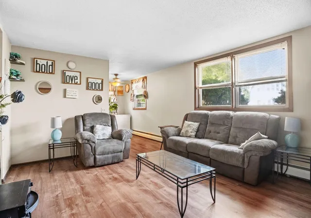 Photo 4 of House for sale at 901 4th Street NE, Minneapolis, MN 55413 | MLS# 7111414 | Listing updated on 2026-08-20