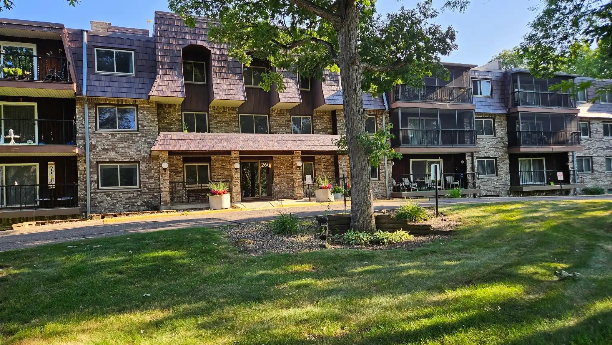 Listing Photo 1 - Condo for sale in 260 Westview Dr located at 260 Westview Dr, West St. Paul, MN 55118 - Unit #303