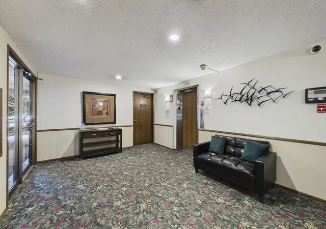 Photo 3 of Condo for sale at 260 Westview Dr #303, Saint Paul, MN 55118 | MLS# 7111421 | Listing updated on 2026-09-08