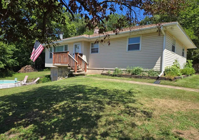 1st image of 30410 Oak Ln, Cannon Falls, MN 55009 | MLS# 7111423