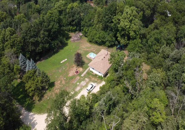 3rd image of 30410 Oak Ln, Cannon Falls, MN 55009 | MLS# 7111423