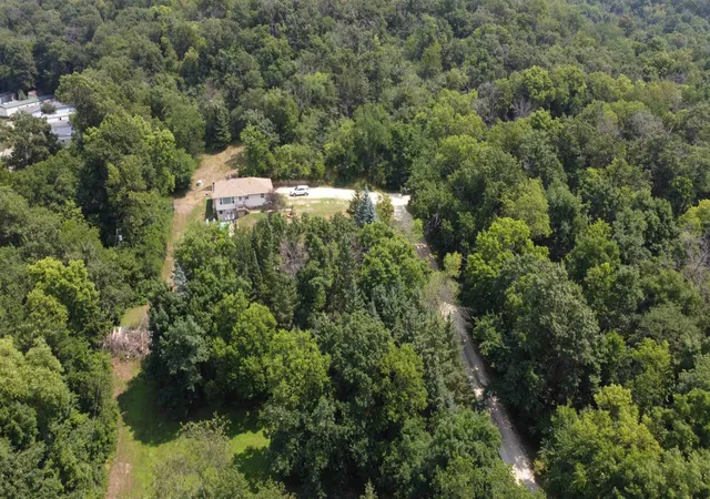 4th image of 30410 Oak Ln, Cannon Falls, MN 55009 | MLS# 7111423