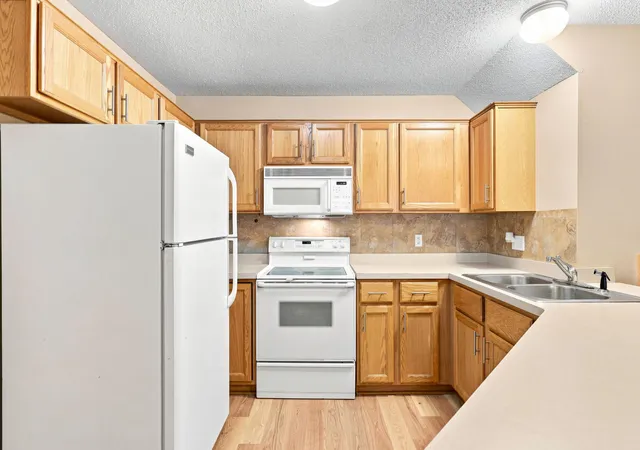 Photo 5 of Single family home for sale at 1863 Riverwood Dr #14, Burnsville, MN 55337 | MLS# 7111445 | Listing updated on 2026-08-25