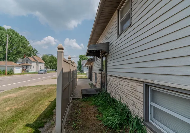 Photo 3 of Single family home for sale at 407 5th Avenue SW, Little Falls, MN 56345 | MLS# 7111456 | Listing updated on 2026-08-19