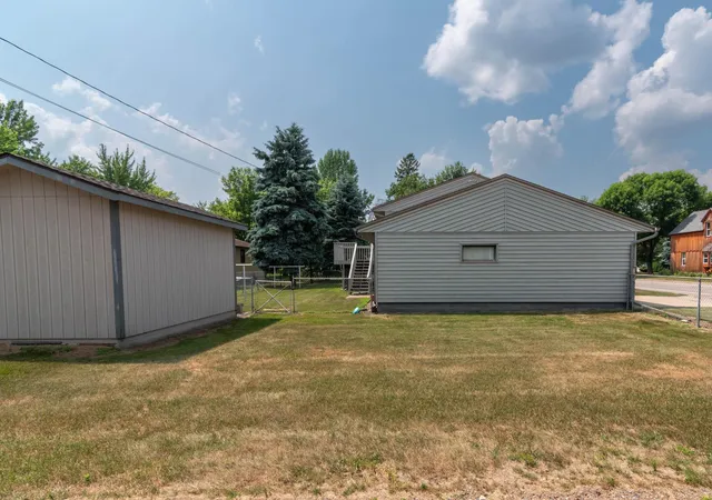 Photo 4 of Single family home for sale at 407 5th Avenue SW, Little Falls, MN 56345 | MLS# 7111456 | Listing updated on 2026-08-19