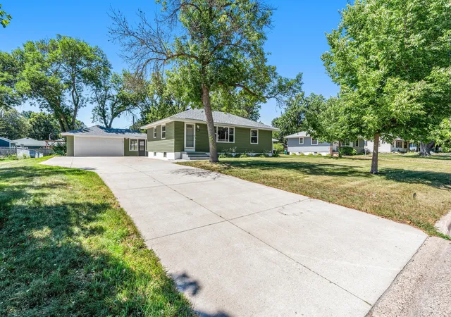 Photo 3 of Sale Pending at 11346 Norway St Nw, Minneapolis, MN 55448 | MLS# 7111462 | Listing updated on 2026-10-01