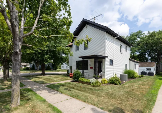 image of 203 S Garden St, Lake City, MN 55041 | MLS# 7111514