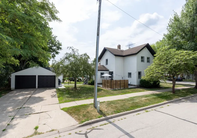 image of 203 S Garden St, Lake City, MN 55041 | MLS# 7111514