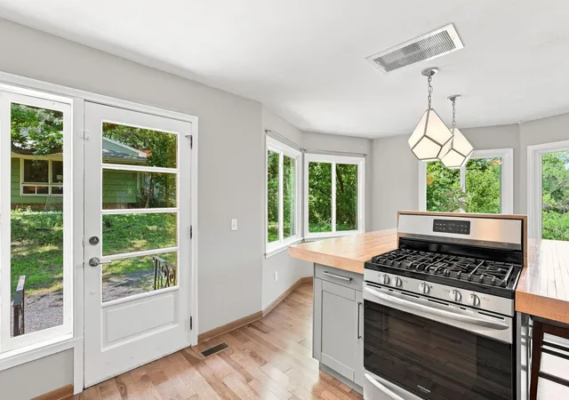 5th image of 725 Birchwood Ave, Saint Paul, MN 55110 | MLS# 7111530