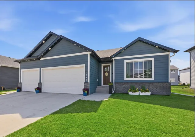 Photo 1 of Single family home for sale at 3745 Merrifield Dr S, Fargo, ND 58104 | MLS# 7111545 | Listing updated on 2026-09-19