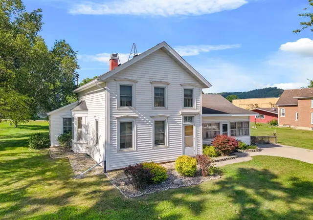Photo 1 of Single family home for sale at 107 W Rushford Ave, Rushford, MN 55971 | MLS# 7111551 | Listing updated on 2026-07-18