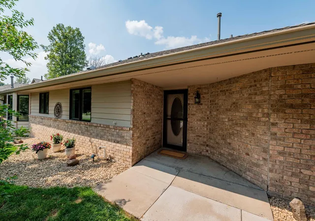 Photo 2 of Single family home for sale at 14348 Embassy Way, Saint Paul, MN 55124 | MLS# 7111561 | Listing updated on 2026-08-27