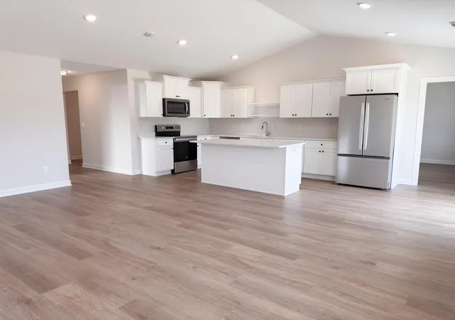 3rd image of 720 South Division St, Roberts, WI 54023 | MLS# 7111562