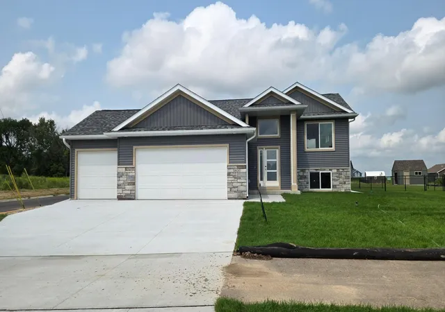 Photo 2 of Single family home for sale at 1801 12th Avenue Ne, Austin, MN 55912 | MLS# 7111580 | Listing updated on 2026-08-10