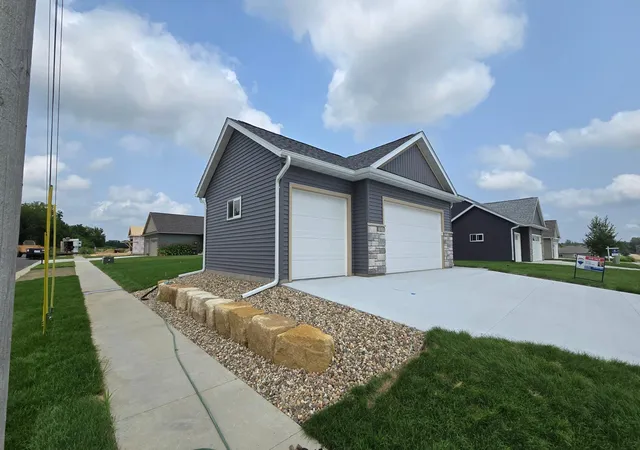 Photo 3 of Single family home for sale at 1801 12th Avenue Ne, Austin, MN 55912 | MLS# 7111580 | Listing updated on 2026-08-10