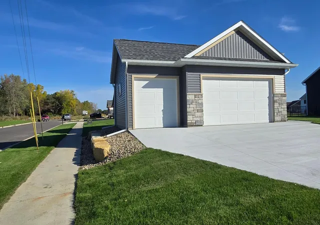 Photo 3 of Single family home for sale at 1801 12th Avenue Ne, Austin, MN 55912 | MLS# 7111580 | Listing updated on 2026-10-06