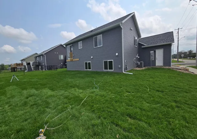 Photo 3 of Single family home for sale at 1801 12th Avenue NE, Austin, MN 55912 | MLS# 7111580 | Listing updated on 2026-08-10
