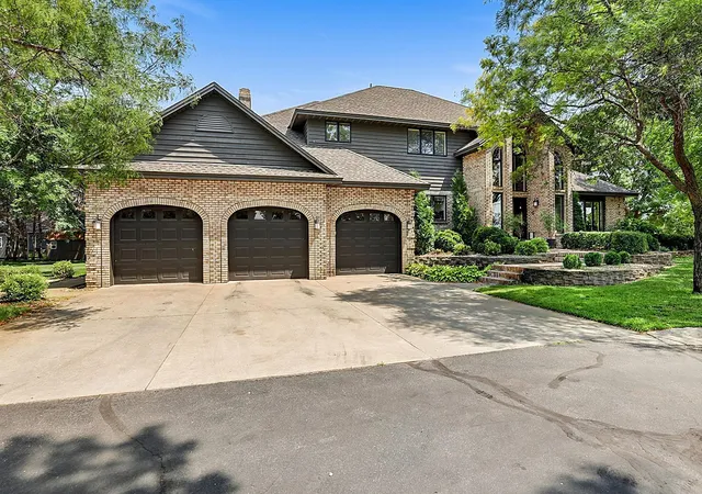 Photo 3 of Sale Pending at 1701 Casselberry Rd, Saint Cloud, MN 56303 | MLS# 7111594 | Listing updated on 2026-09-22