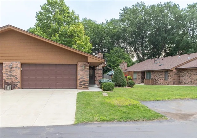 Photo 2 of Single family home for sale at 2205 Baihly Ct Sw, Rochester, MN 55902 | MLS# 7111609 | Listing updated on 2026-10-06