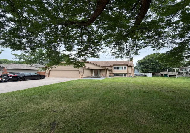 1st image of 3814 97th Ln Ne, Circle Pines, MN 55014 | MLS# 7111610