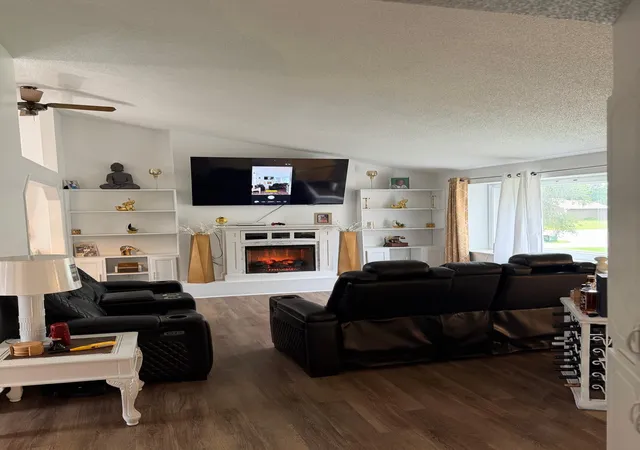 2nd image of 3814 97th Ln Ne, Circle Pines, MN 55014 | MLS# 7111610
