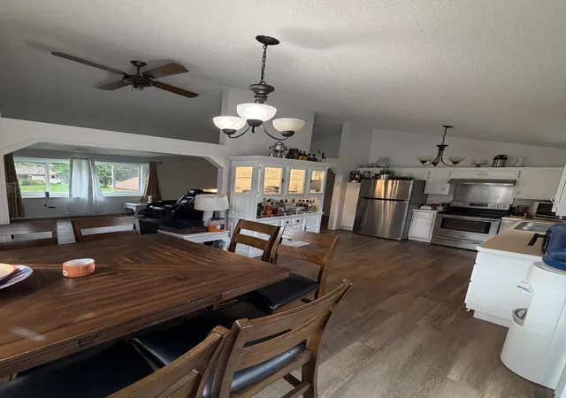 3rd image of 3814 97Th Ln Ne, Circle Pines, MN 55014 | MLS# 7111610