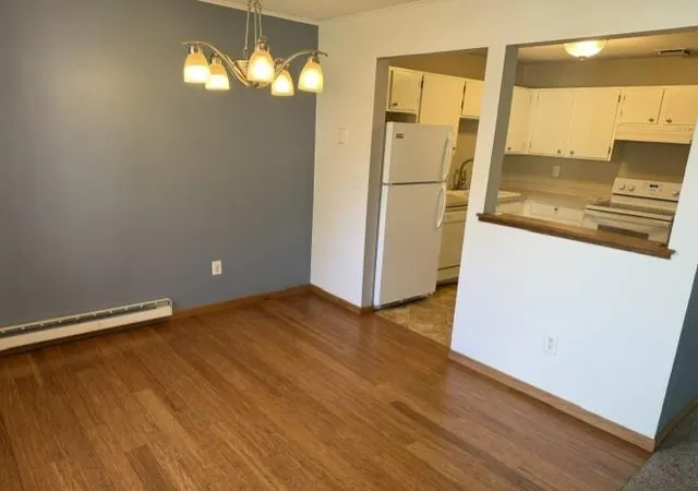 Listing Photo 5 - Condo for sale in building located at 1585 Cohansey St, St. Paul, MN 55117 - Unit #104