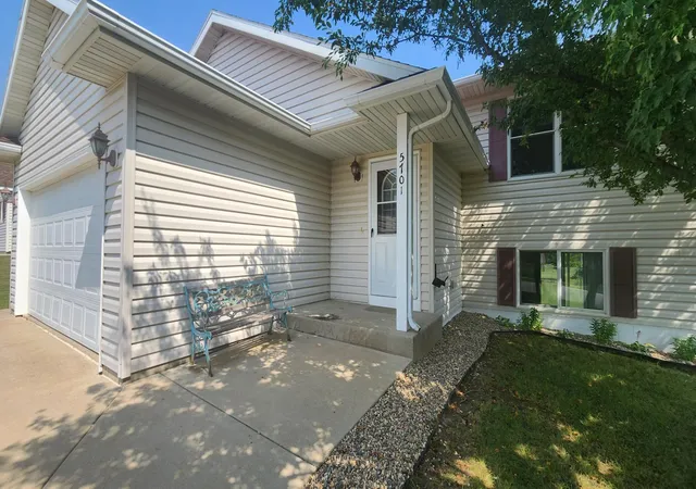 Photo 3 of Sale Pending at 5701 51st Street Nw, Rochester, MN 55901 | MLS# 7111631 | Listing updated on 2026-09-16