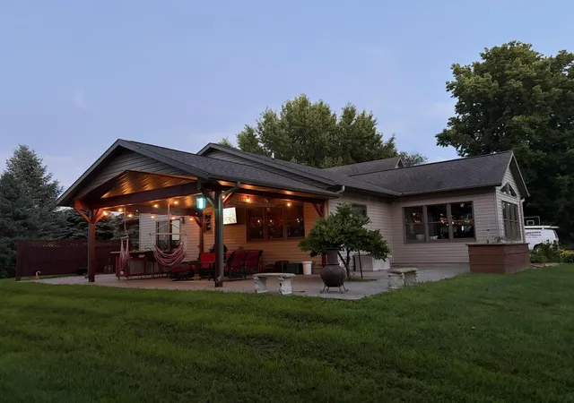 Photo 3 of Single family home for sale at 93529 500th Avenue, Windom, MN 56101 | MLS# 7111634 | Listing updated on 2026-09-01