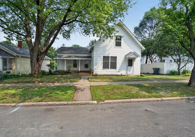 2nd image of 619 Locust St, Hudson, WI 54016 | MLS# 7111647