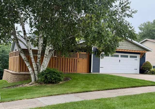 Photo 1 of Sale Pending at 614 37th Street Sw, Rochester, MN 55902 | MLS# 7111651 | Listing updated on 2026-08-27