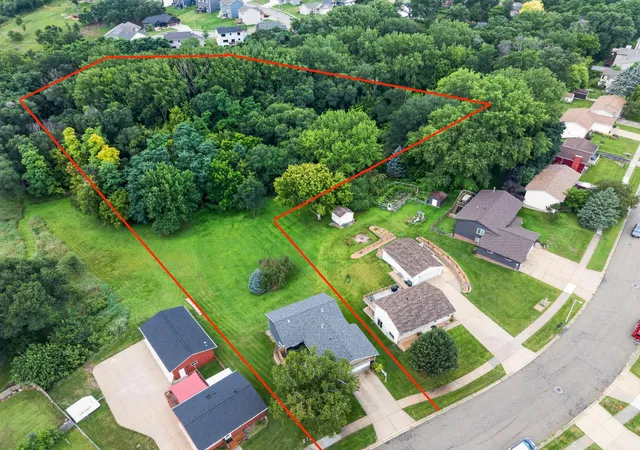 Photo 3 of Sale Pending at 614 37th Street Sw, Rochester, MN 55902 | MLS# 7111651 | Listing updated on 2026-08-27