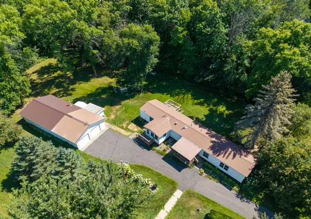 Photo 4 of Single family home for sale at 910 Lake Shore Blvd, Wahkon, MN 56386 | MLS# 7111656 | Listing updated on 2026-10-10