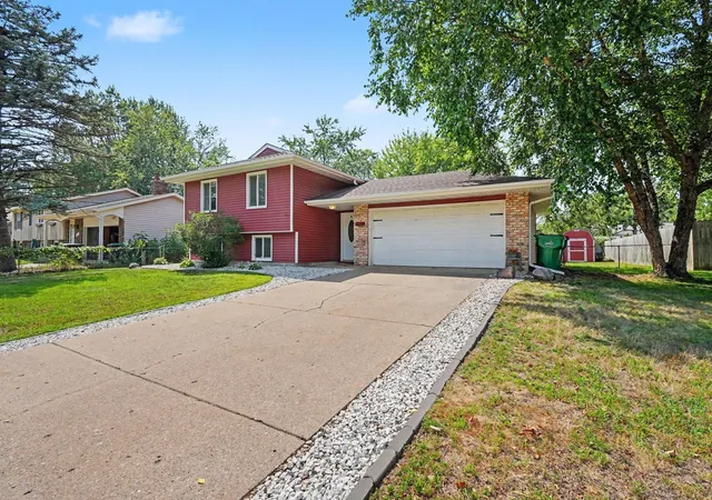 2nd image of 10441 Partridge St Nw, Minneapolis, MN 55433 | MLS# 7111676
