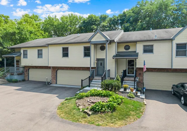 1st image of 7291 Bren Ln, Eden Prairie, MN 55346 | MLS# 7111686