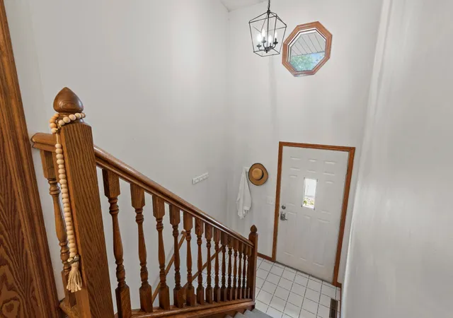 2nd image of 7291 Bren Ln, Eden Prairie, MN 55346 | MLS# 7111686