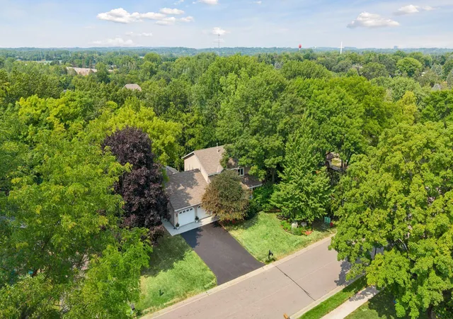 1st image of 15385 Morraine Wy, Eden Prairie, MN 55347 | MLS# 7111727