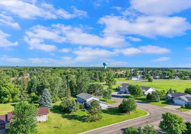 4th image of 380 7Th St Ne, Perham, MN 56573 | MLS# 7111731