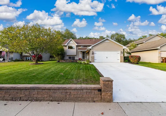 Photo 1 of Single family home for sale at 1115 Ridge St, Jordan, MN 55352 | MLS# 7111732 | Listing updated on 2026-10-09