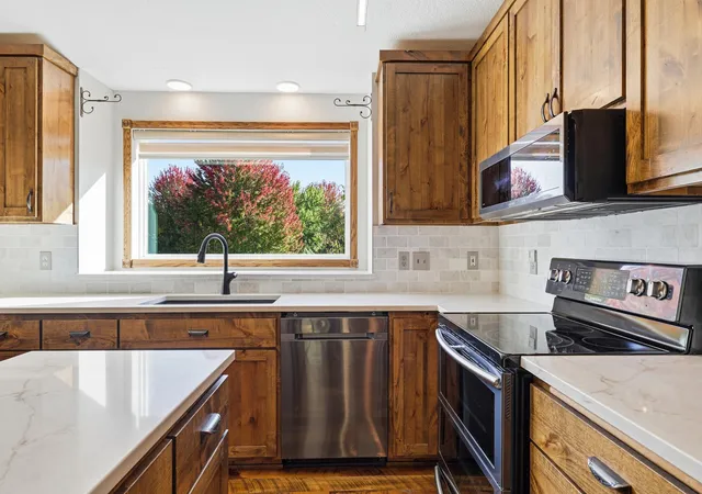 Photo 3 of Single family home for sale at 1115 Ridge St, Jordan, MN 55352 | MLS# 7111732 | Listing updated on 2026-10-09