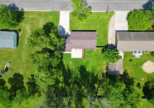 Photo 2 of Single family home for sale at 916 Birch Ave W, Hector, MN 55342 | MLS# 7111738 | Listing updated on 2026-09-22
