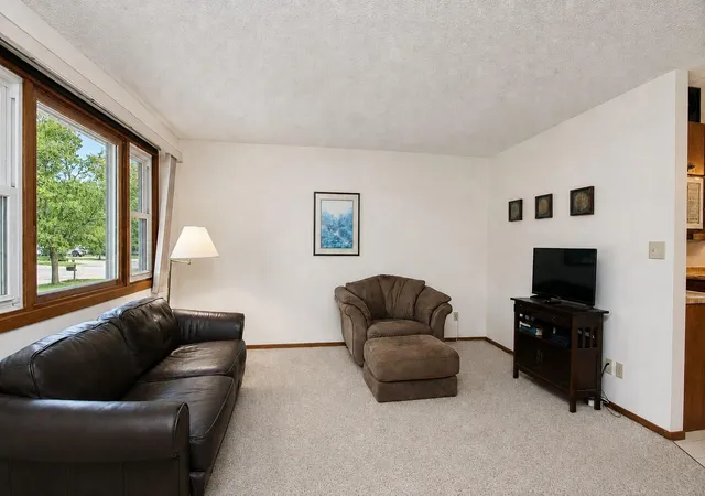 4th image of 214 Terrace View Dr, Litchfield, MN 55355 | MLS# 7111742