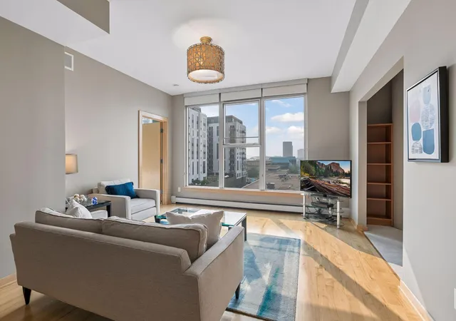Photo 3 of Condo for sale at 215 10th Avenue S #637, Minneapolis, MN 55415 | MLS# 7111752 | Listing updated on 2026-08-26